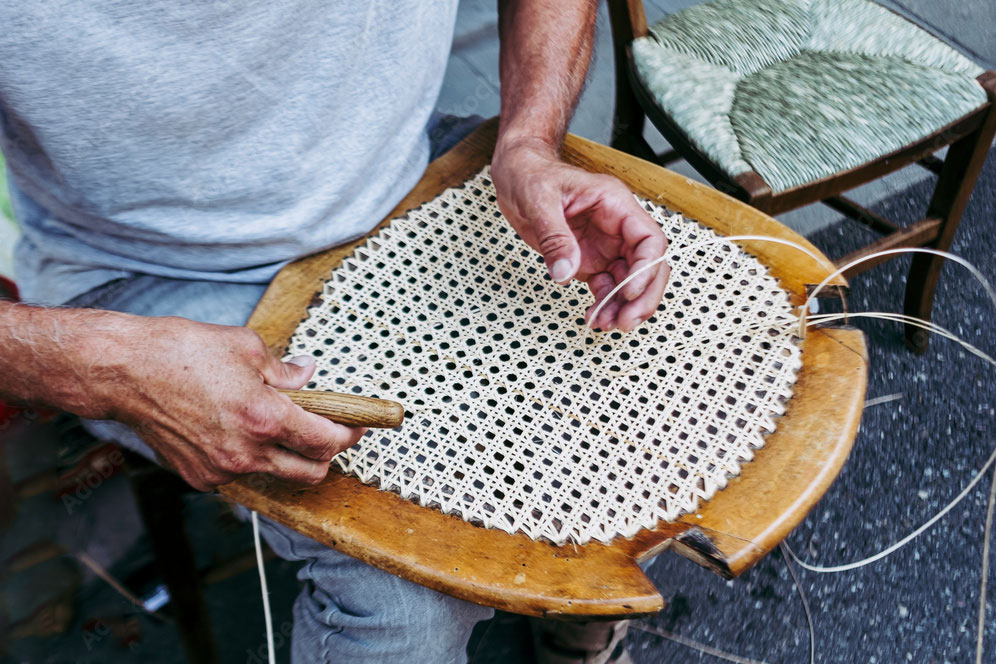 canneur de chaises anciennes à Bruxelles