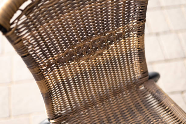 restauration de vieilles chaises en paille à Tournai, Bruxelles